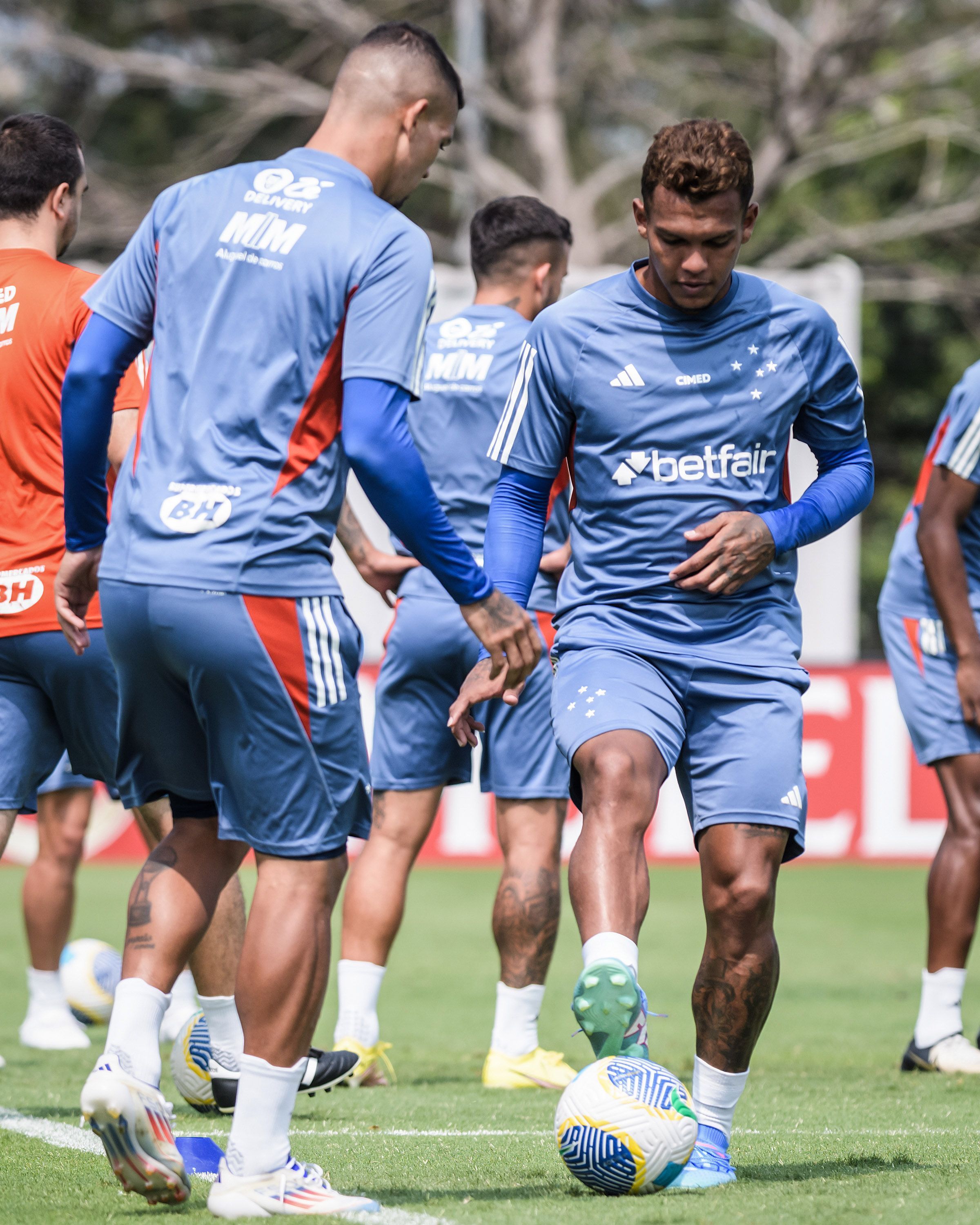 Cruzeiro treina no Paraguai e encerra preparação para duelo com Cuiabá