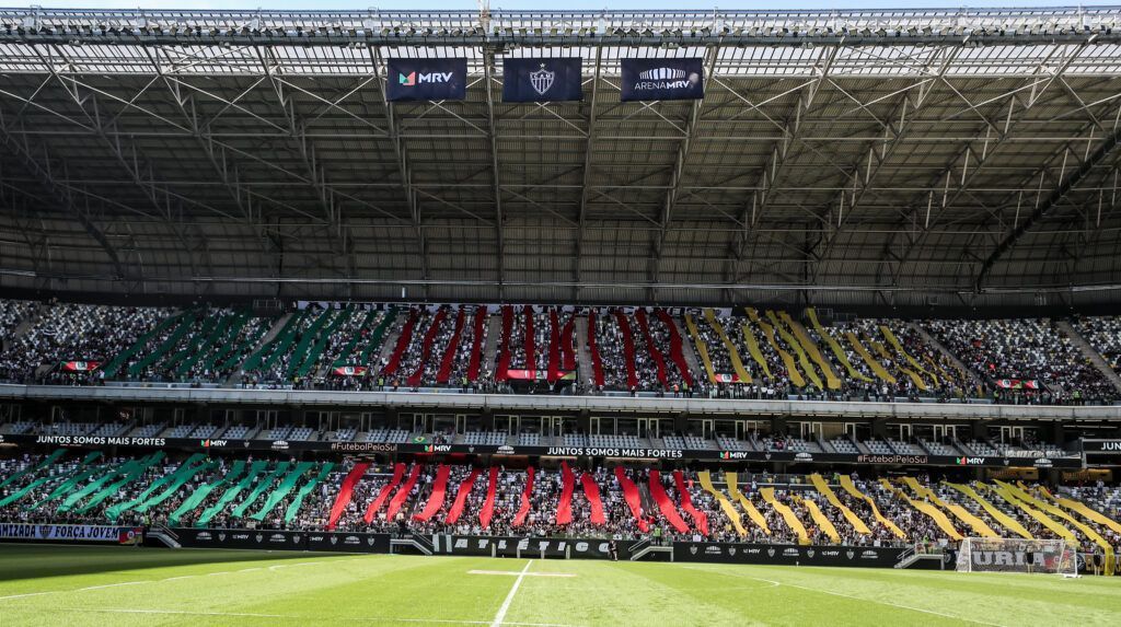 Atlético arrecada mais de 10 toneladas em doações para o RS em treino aberto na Arena MRV
