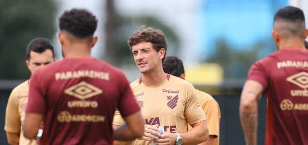 João Correia comanda Athletico no Campeonato Paranaense de 2026