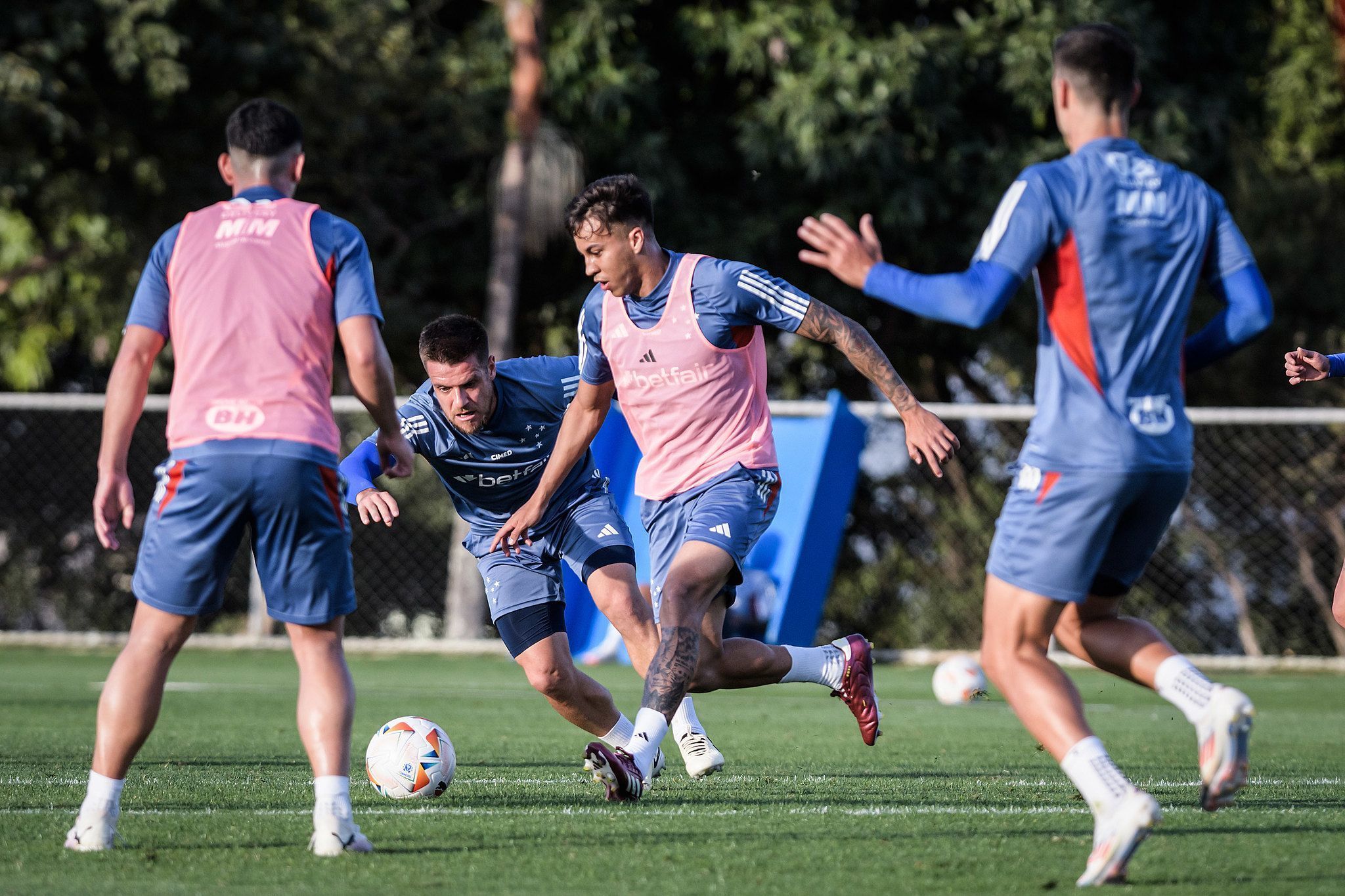 Cruzeiro treina e abre preparativos para encarar o Boca Juniors na Sul-Americana