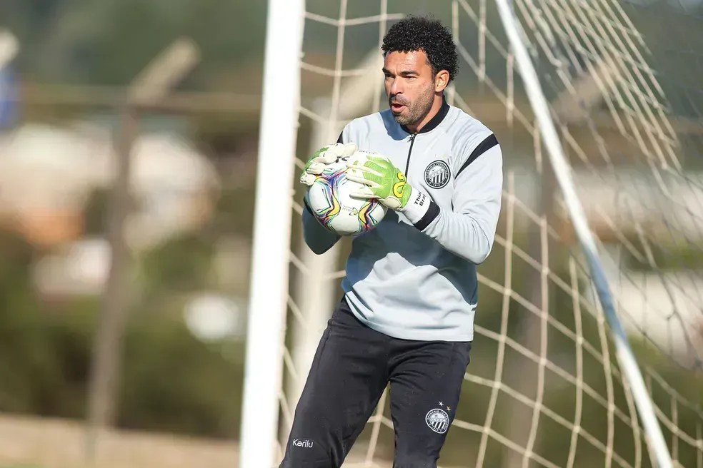 Clube mineiro contrata ex-Cruzeiro para disputa do Estadual