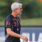 Odair revela plano do Athletico-PR para jogo de volta pelas quartas do Paranaense