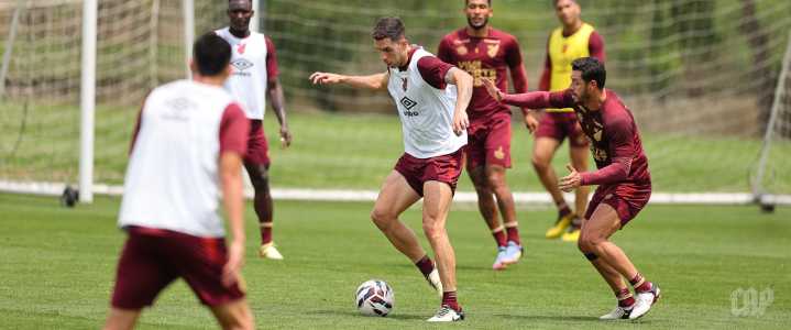 Athletico treina para enfrentar o Coritiba pela Série B do Campeonato Brasileiro