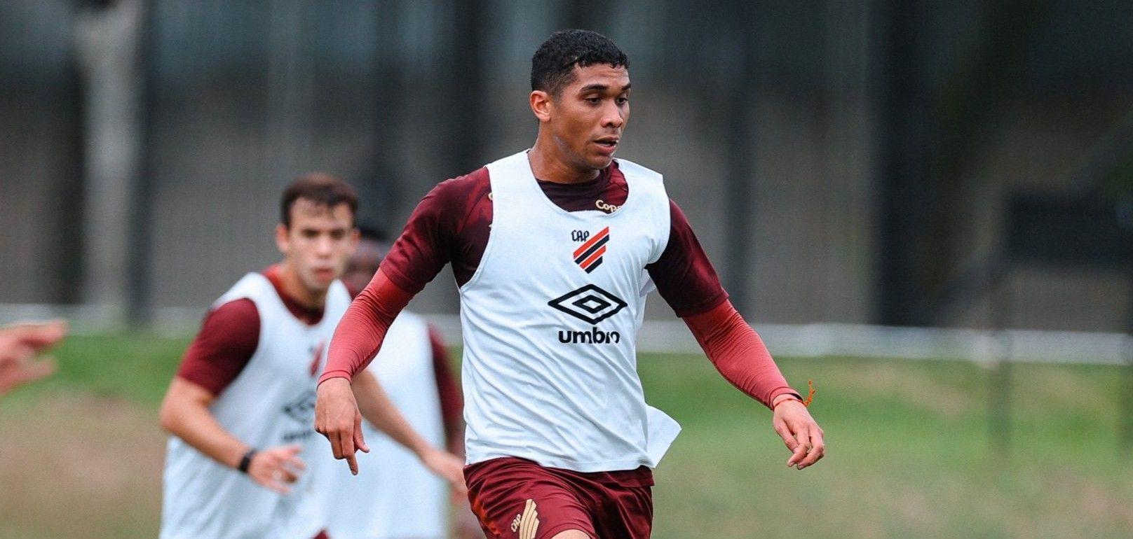 Escalação do Athletico-PR: com reforços, Odair prepara time para encarar Avaí