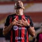 Tréllez treina em separado e está fora dos planos do Vitória na Série B