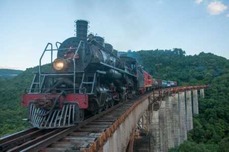 &nbsp;Trem dos Vales