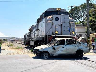 Nessa segunda-feira, a empresa havia informado que o trem iria apenas até Governador Valadares, no Leste de Minas, e, de lá, retornaria para Belo Horizonte