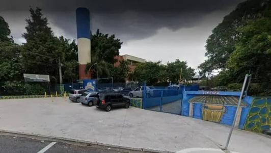 Três alunas se feriram no ataque