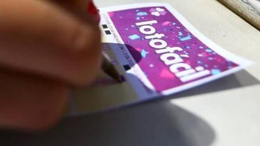 Três apostas em Avaré e uma em Brasília faturaram a Lotofácil