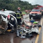 Uma pessoa morre e sete ficam feridas após acidente na BR-265, em João Pinheiro