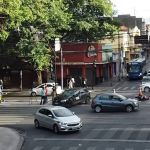 Moto com três ocupantes bate em carro no bairro Floresta, em BH