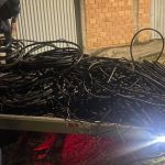 Mulher e homens que se passavam por funcionários de empresa são presos com uma tonelada de fios de cobre na Grande BH