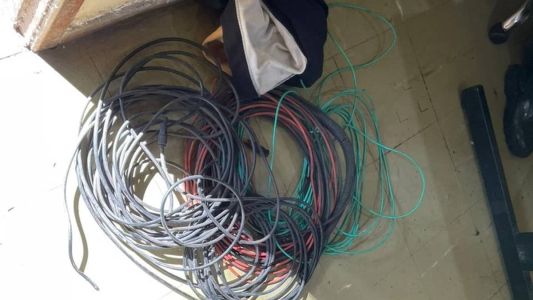 Trio já tinha separado fios que seriam levados