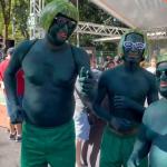 Fantasias inusitadas e foliões animados marcam os 50 anos da 'Banda Mole' no Carnaval de BH