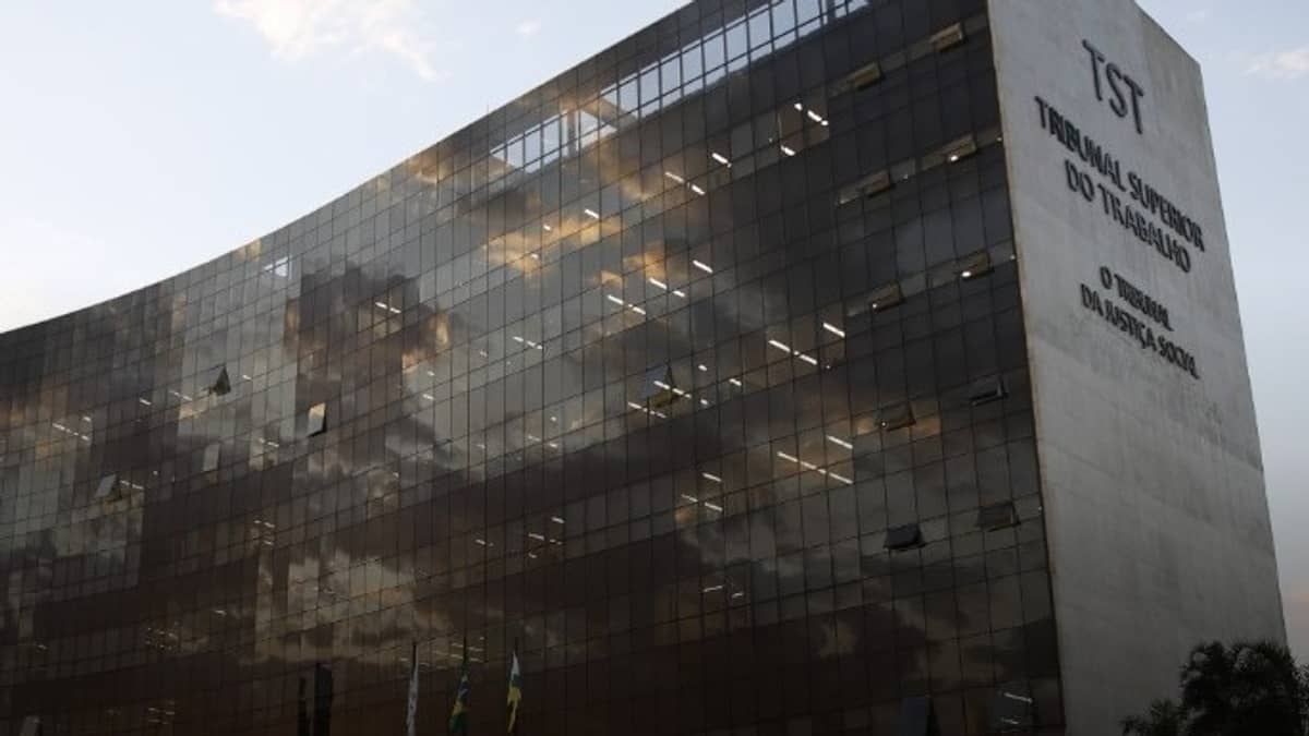 Tribunal Superior do Trabalho abre edital para comprar cadeira de R$ 6 mil 