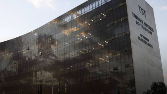 Troca de cadeiras vai custar R$ 123 mil