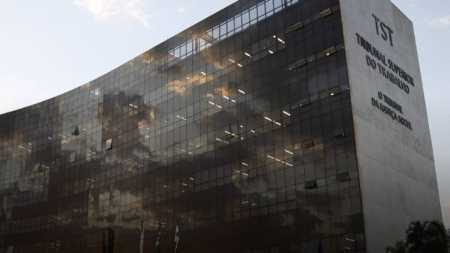 Troca de cadeiras vai custar R$ 123 mil