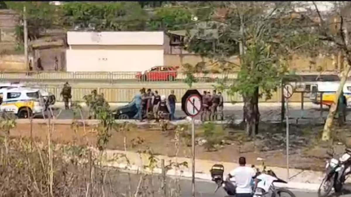 Vídeo: troca de tiros com Polícia Militar deixa dois suspeitos mortos e um gravemente ferido