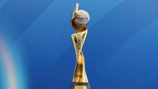 Troféu da Copa do Mundo Feminina está no Brasil
