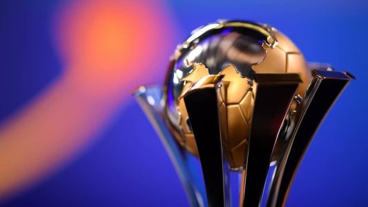 Troféu que será entregue ao próximo campeão mundial de clubes