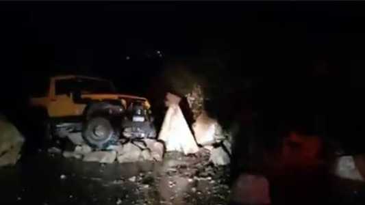 Troller foi atingido por pedras após queda de paredão em Itabirito