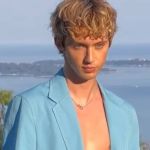 Troye Sivan lança clipe com presença de ex-astro da Disney