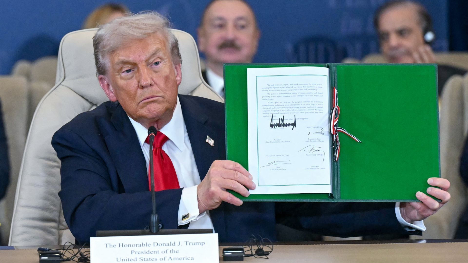Trump diz que os EUA 'vão desarmar o Hamas' se o grupo não colaborar