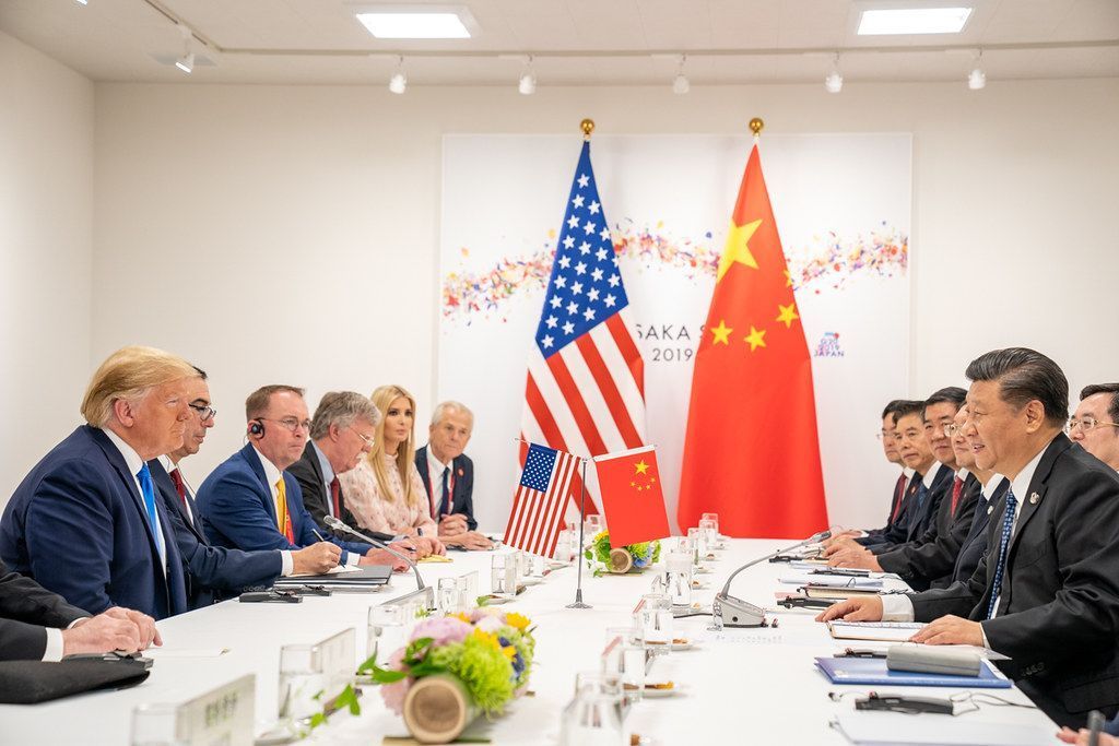 Trump tem conversa 'produtiva' com Xi Jinping e anuncia visita à China
