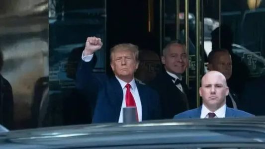 Trump responde a diversas acusações após ter pegado documentos secretos do governo americano