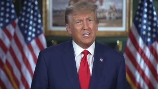 Trump tenta se defender de acusações