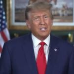 Trump enfrenta novas acusações no caso dos documentos secretos do Governo dos EUA