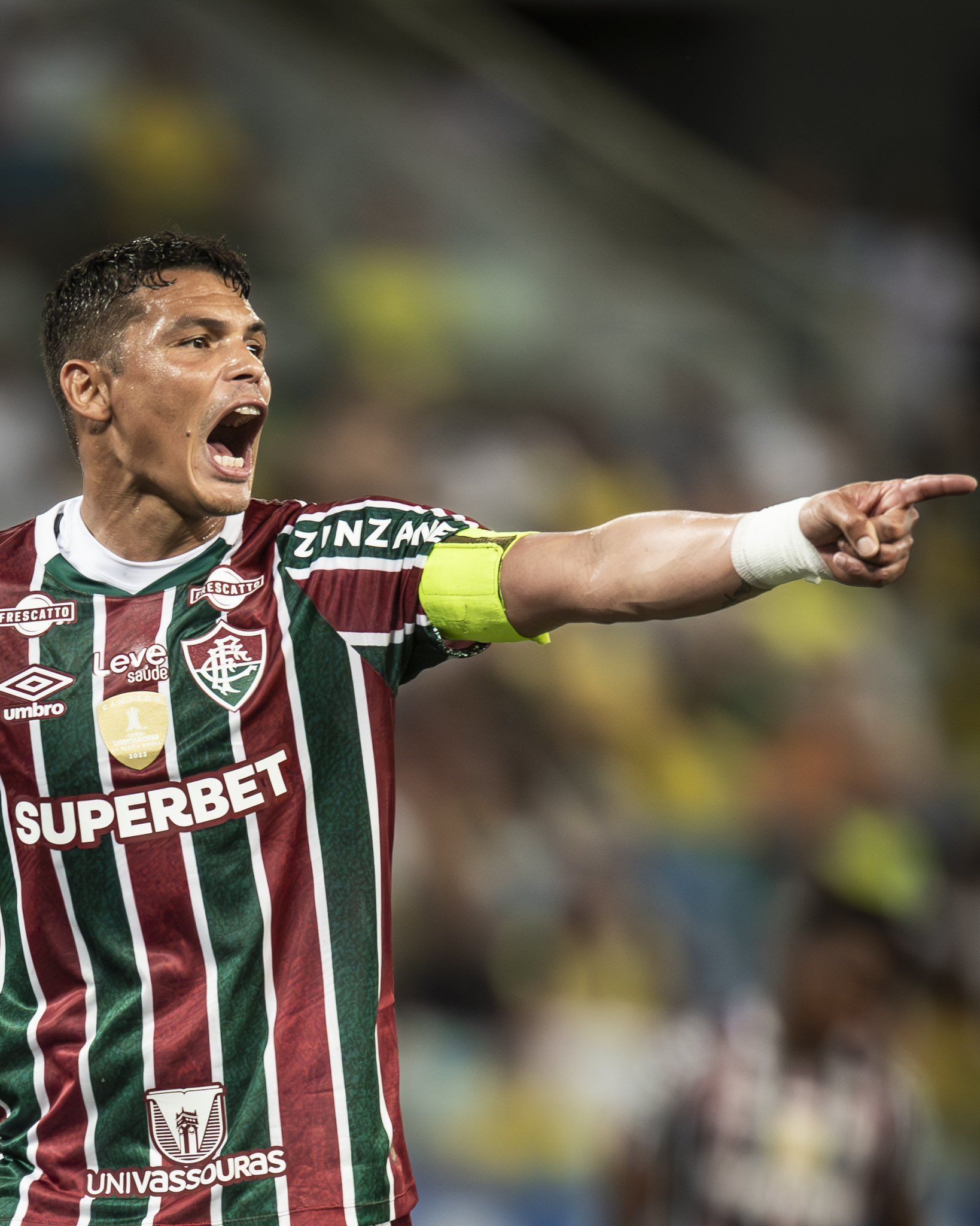Thiago Silva faz postagem emocionado após reestreia com a camisa do Fluminense