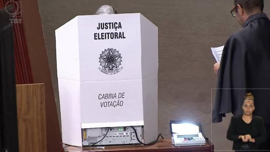 TSE aprova proposta de orçamento para 2024 com R$ 1,2 bi de Fundo Partidário.