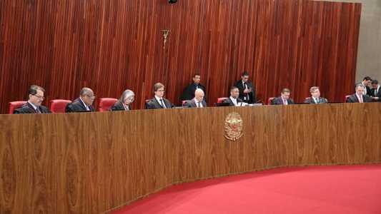 TSE retoma julgamento contra Bolsonaro em sessão nesta terça-feira (27)