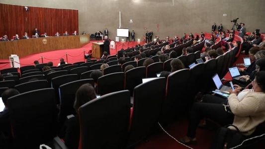 TSE retoma julgamento contra Bolsonaro na próxima terça-feira (27)