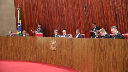 TSE separou três sessões para julgamento de ação contra ex-presidente Jair Bolsonaro