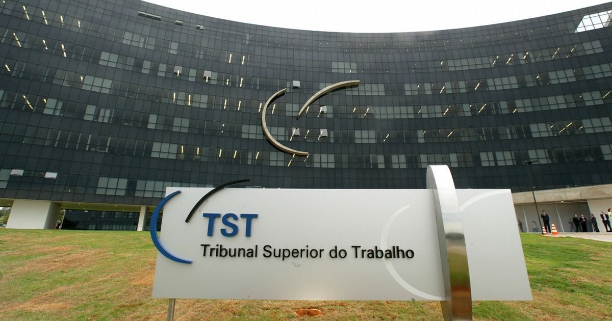 Guarda portuário é indenizado em R$ 5 mil por trabalhar com colete e arma vencidos