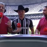 Na Arena MRV para Lendas do Galo, influenciador quer tatuar autógrafo de Ronaldinho