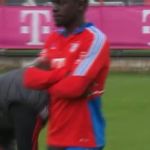 Tuchel abaixa calção de Mané em treino do Bayern e desconcerta jogador; assista 