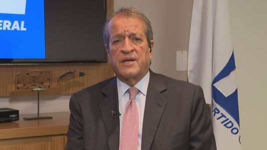 "Tudo conversa mole, não tinha motivo para grampear celular de Moraes", diz Costa Neto à CNN sobre acusações de hacker.