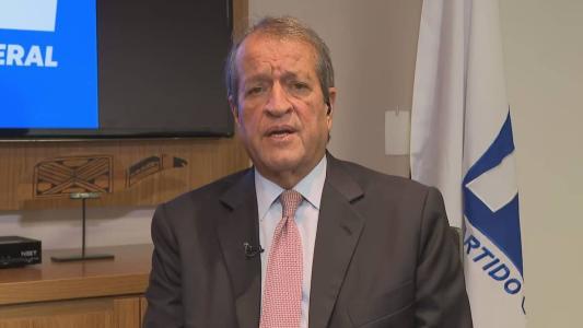"Tudo conversa mole, não tinha motivo para grampear celular de Moraes", diz Costa Neto à CNN sobre acusações de hacker.