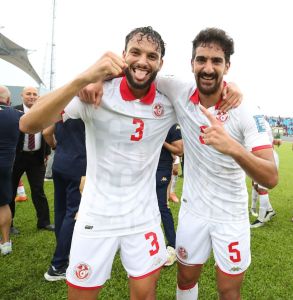 Jogadores da Tunísia celebram vaga na Copa do Mundo de 2026