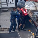 Marinha resgata turista argentino que caiu de caiaque no Rio de Janeiro  