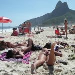 Turista de Juiz de Fora morre afogada na praia de Copacabana