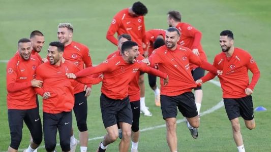 Turquia e Letônia se enfrentam nas eliminatórias