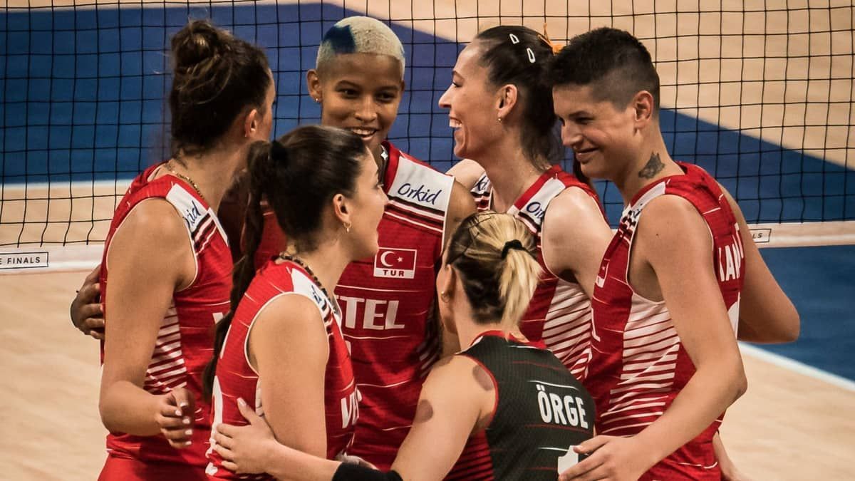 Liga das Nações de Vôlei: Turquia vence a Itália e garante a última vaga na semi 