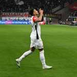 Ex-zagueiro do São Paulo comemora gol e vitória no Campeonato Alemão