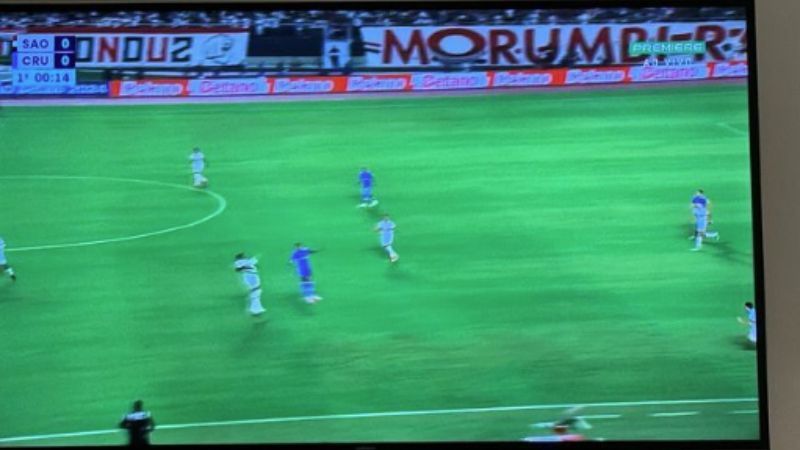 Antes de estreia, Cássio assiste a jogo do Cruzeiro contra o São Paulo
