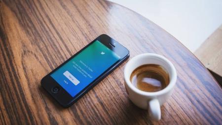 Twitter abandona grupo que segue Código Europeu contra a desinformação