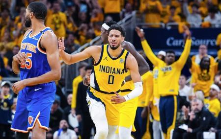 Tyrese Haliburton comemora cesta sobre os Knicks no jogo 4 das finais da Conferência Leste da NBA